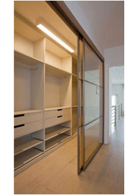 Линейная гардеробная комната с дверями купе Мурманск