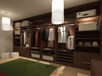Классическая гардеробная комната из массива с подсветкой Мурманск