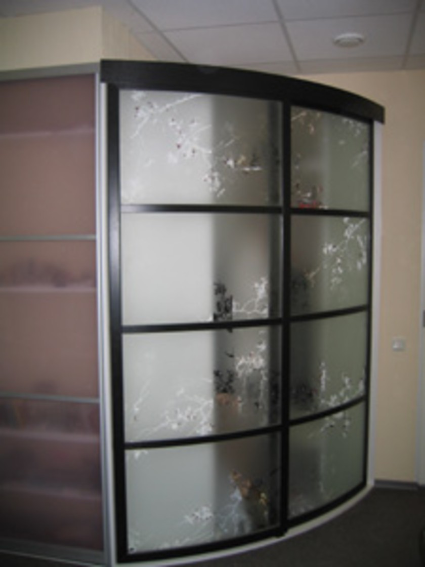Шкаф купе радиусный с рисунком на стекле Мурманск